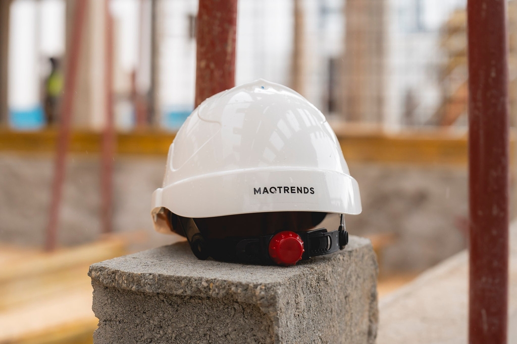 Capacete de obra maqtrends